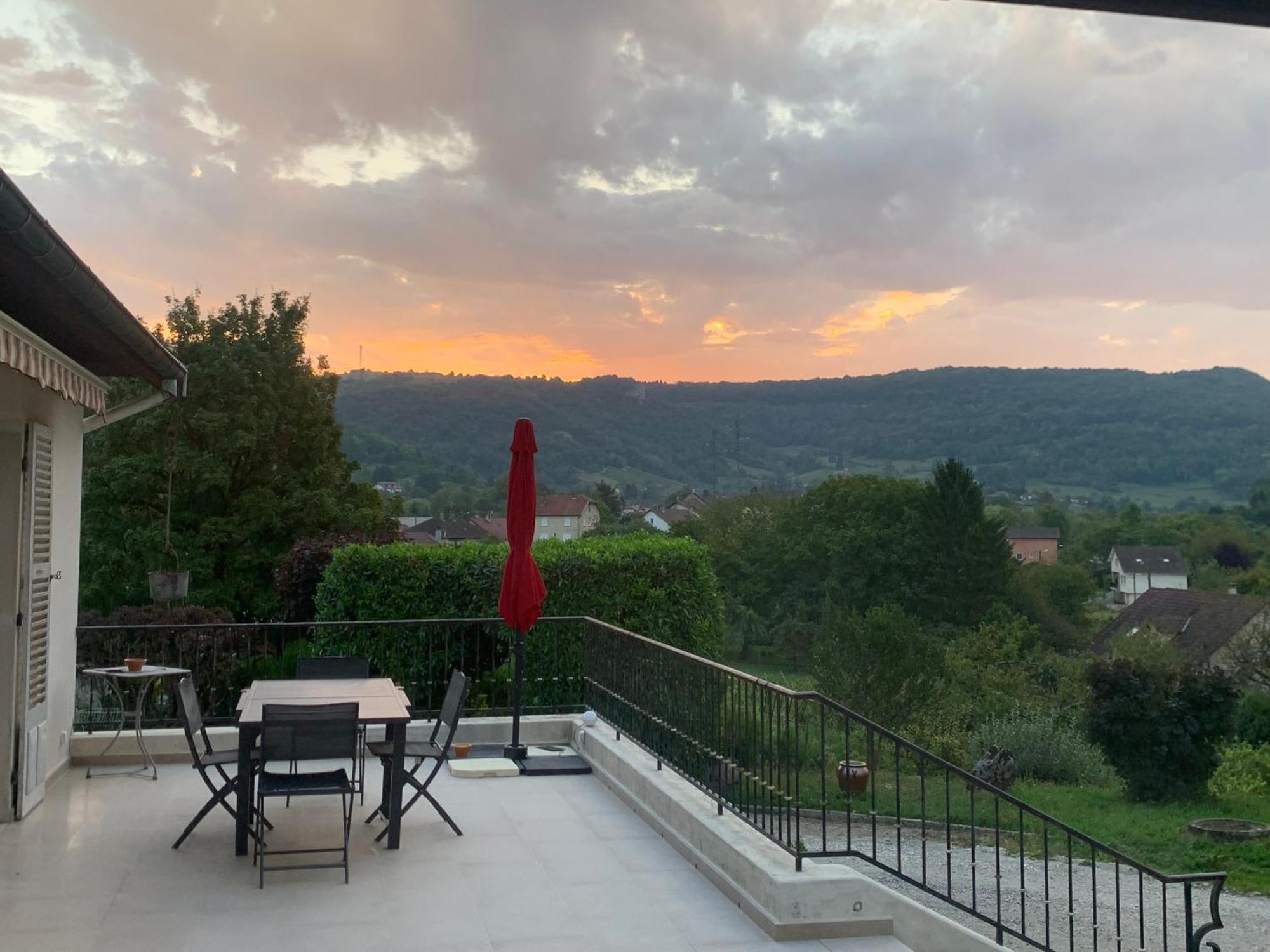 Longue Vue En Arbois Bed and Breakfast Buitenkant foto