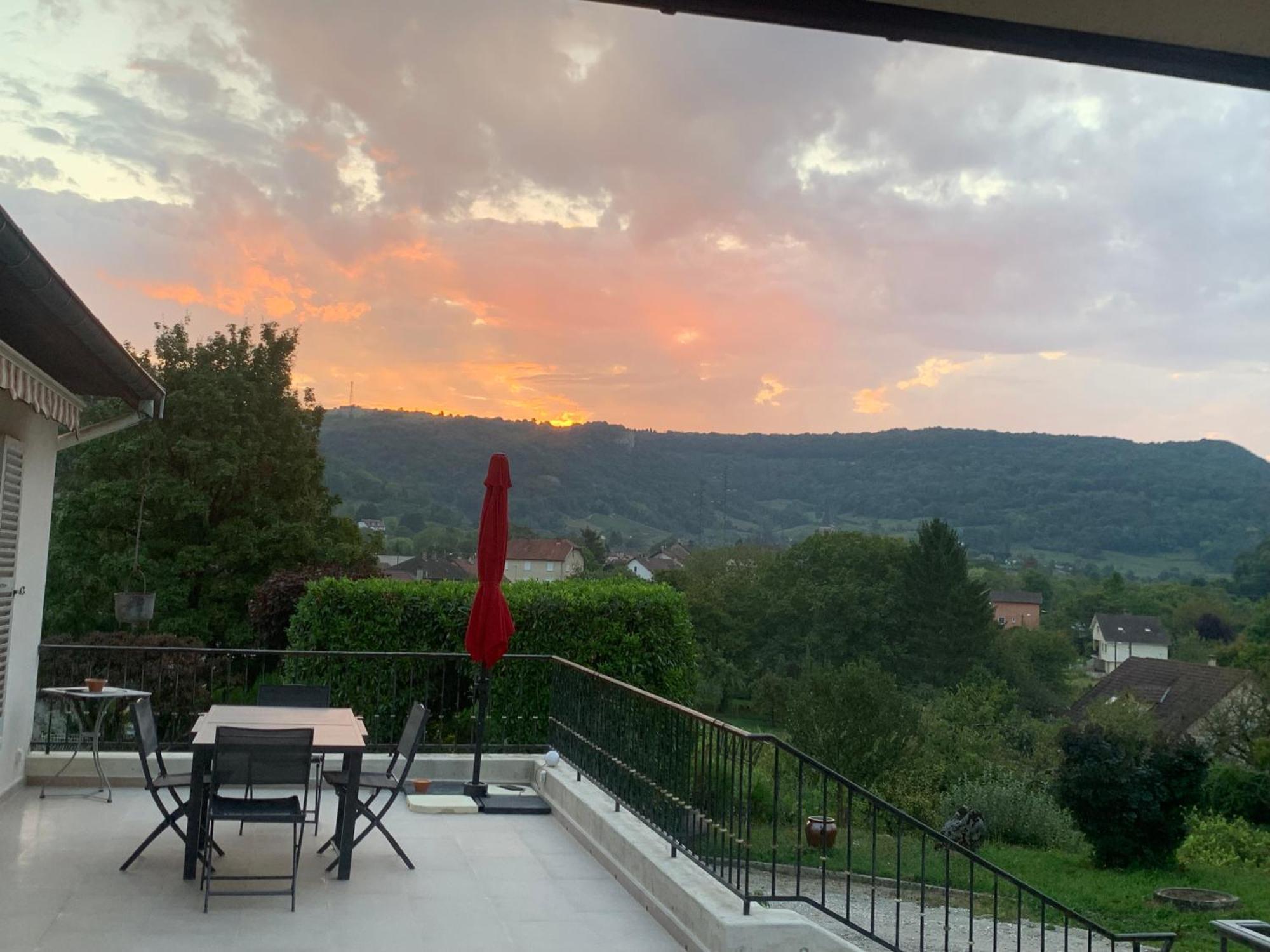 Longue Vue En Arbois Bed and Breakfast Buitenkant foto